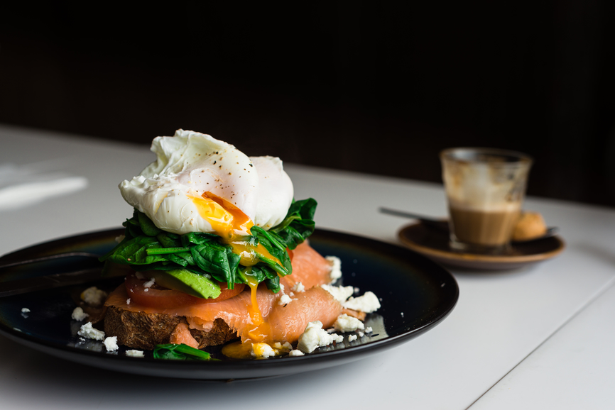 How to make poached eggs in the microwave in 60 seconds